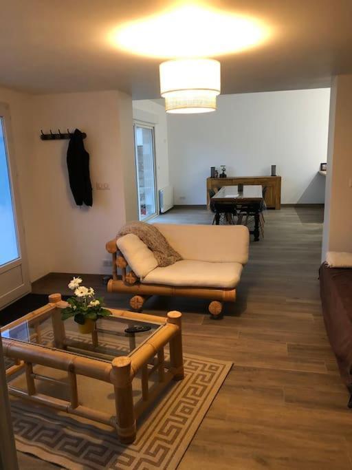 Logement De Plain-Pied Avec Jardin, Terrasse Gurgy Екстериор снимка